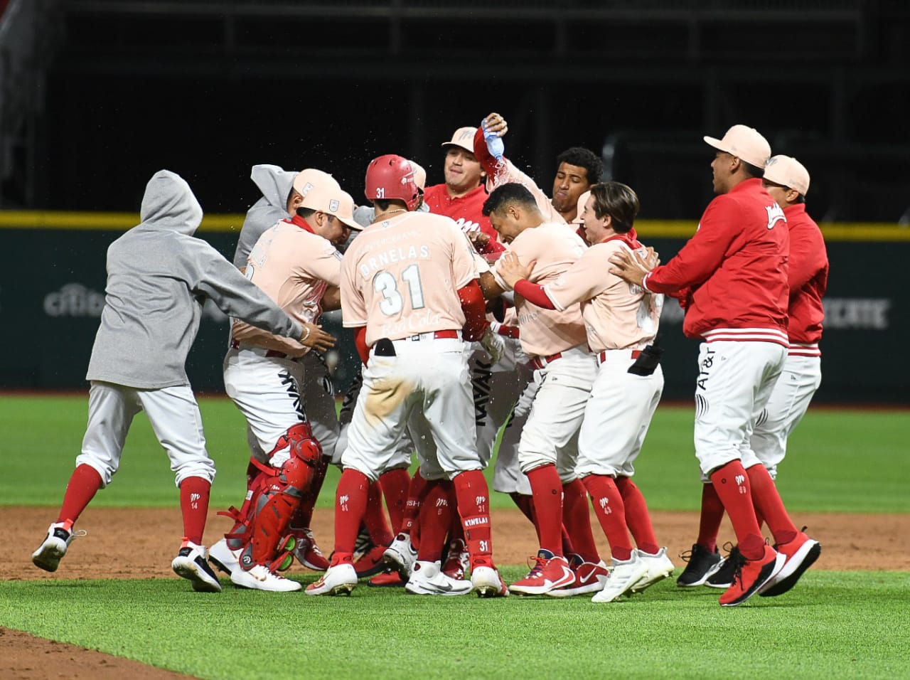 Diablos Rojos: El México gana en la novena y asegura la serie