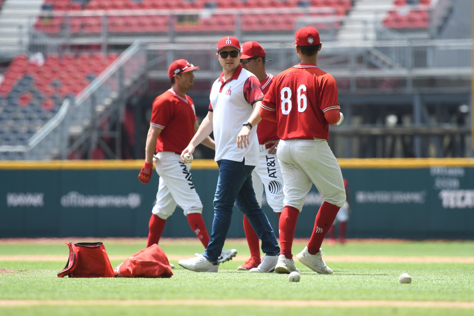 YAEL ROMERO FIRMA CON LOS ROJOS DE CINCINNATI - Diablos Rojos del