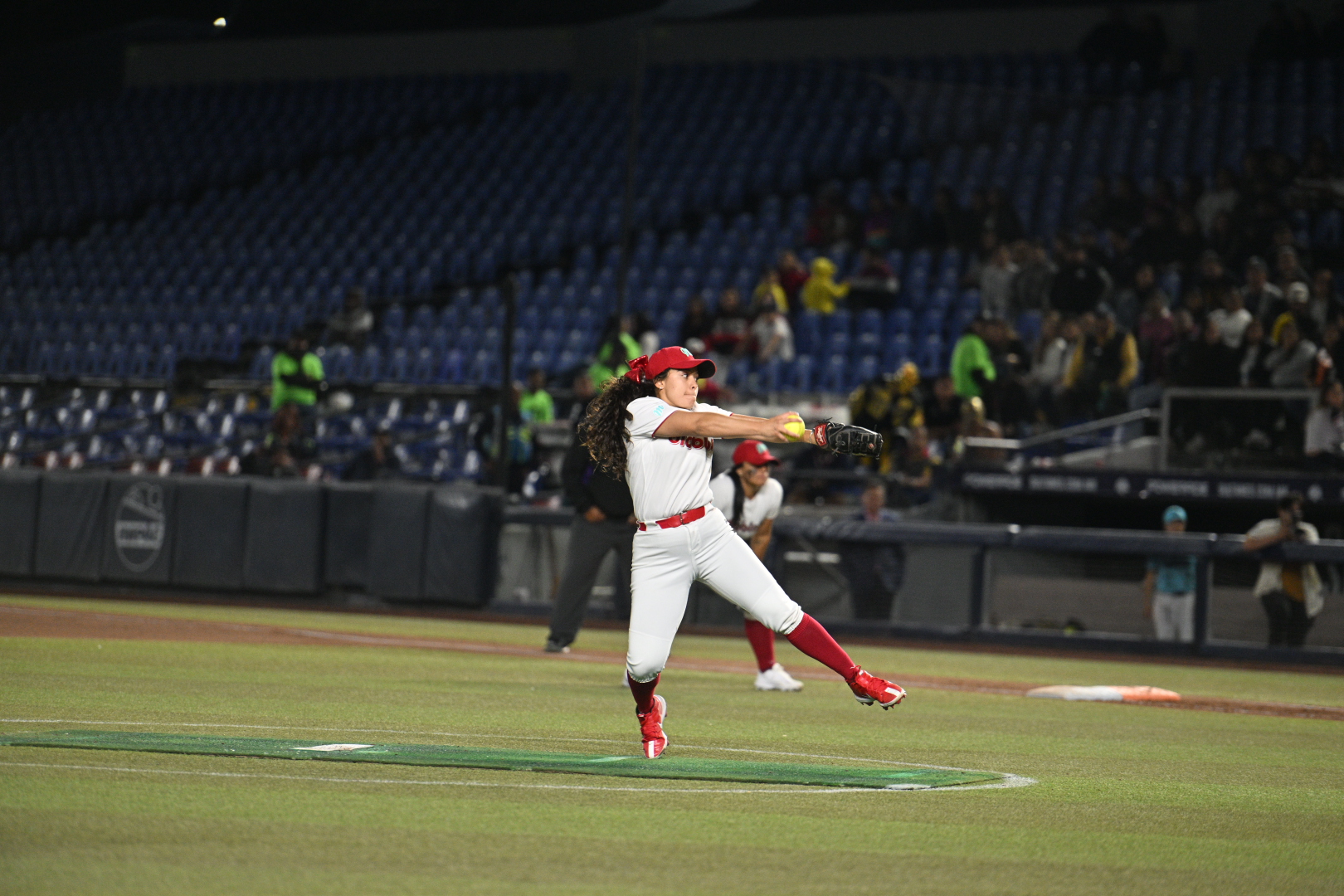 Sultanes Gana El Primer Juego De La Serie - Diablos Rojos Del México